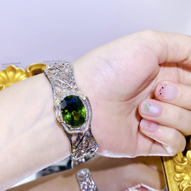 'Ghost Artifact' Necklace Pend - Used Jewelry Watches ulasan dan harga